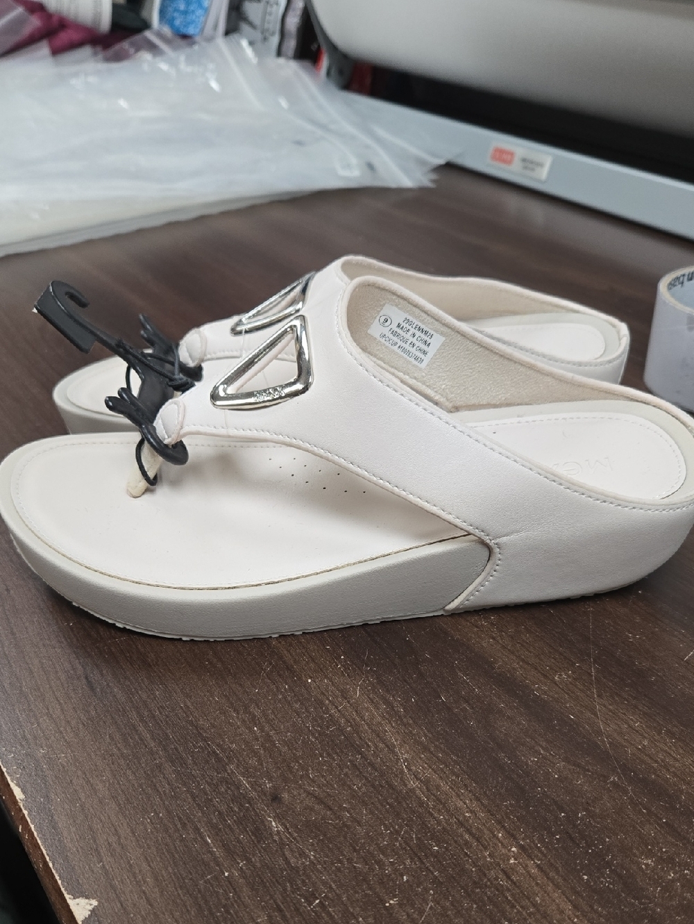Mexx Size 9 Off-White Slip On Thong Sandal